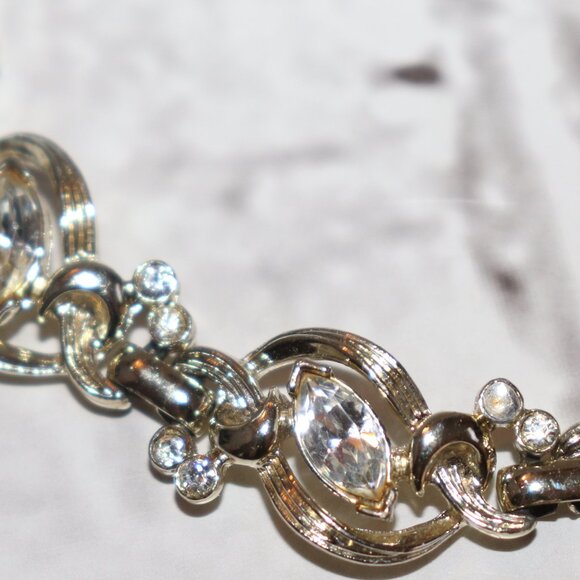 Beautiful gold and rhinestone Kramer bracelet 7" - Picture 5 of 8